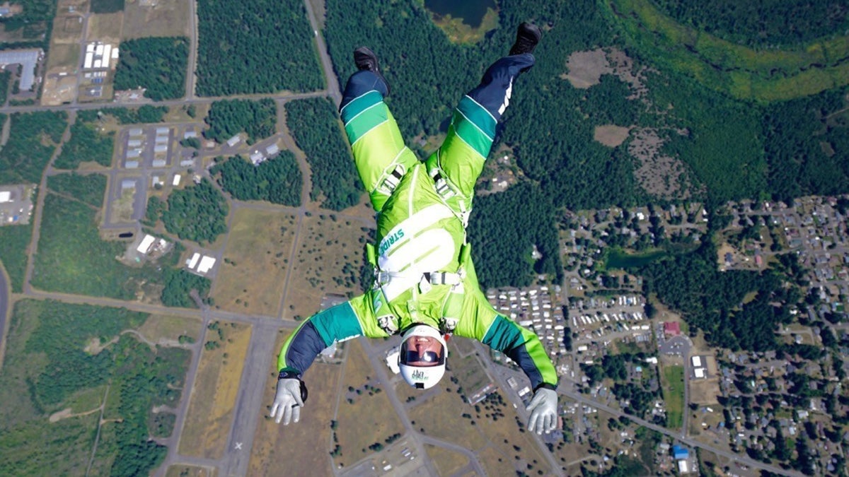 How to Survive a 25,000Foot Freefall Without a Parachute Outside Online