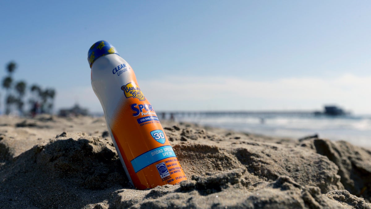Hawaii Moves to Ban AntiGreen Sunscreen Outside Online